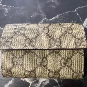Gucci monogram cardholder